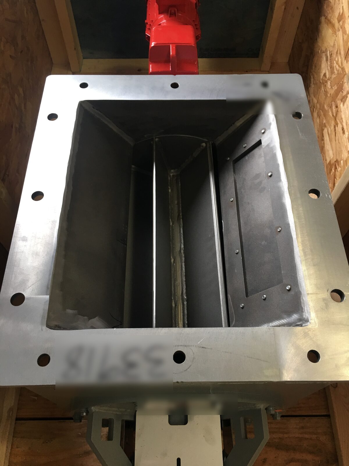 Inlet flange and rotor of the new rotary airlock