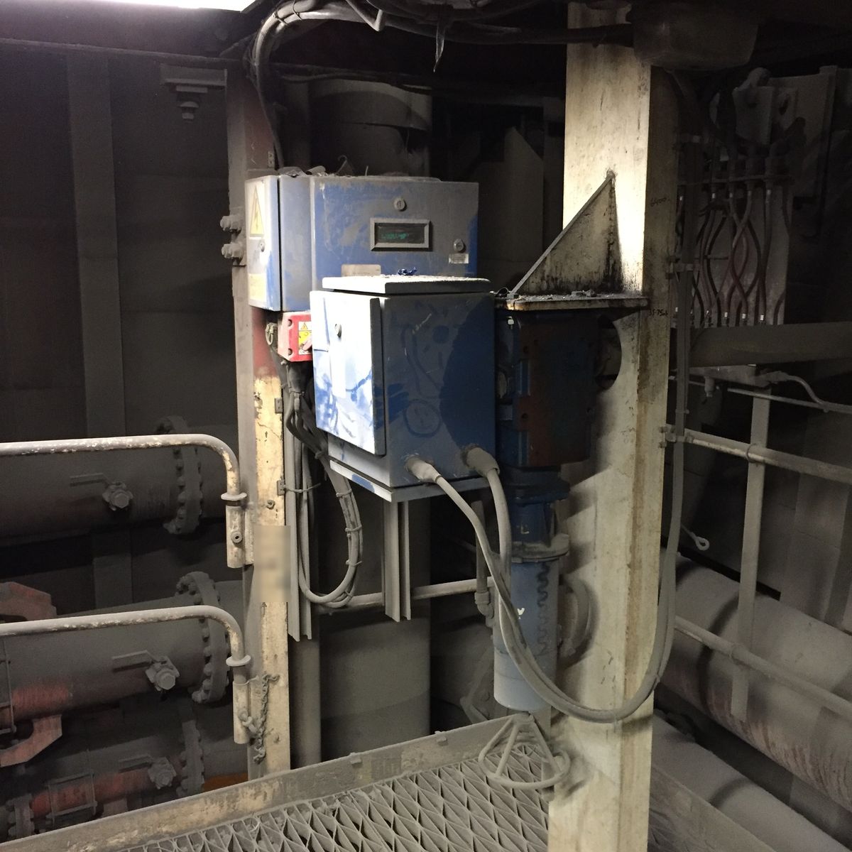 Original electric actuator on a power station damper