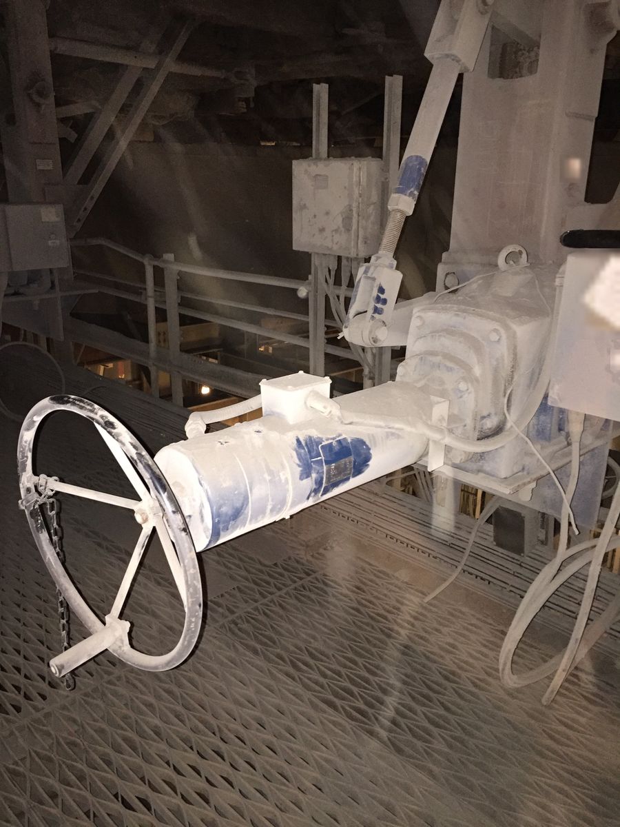 Original superheat actuator with handwheel at a power station