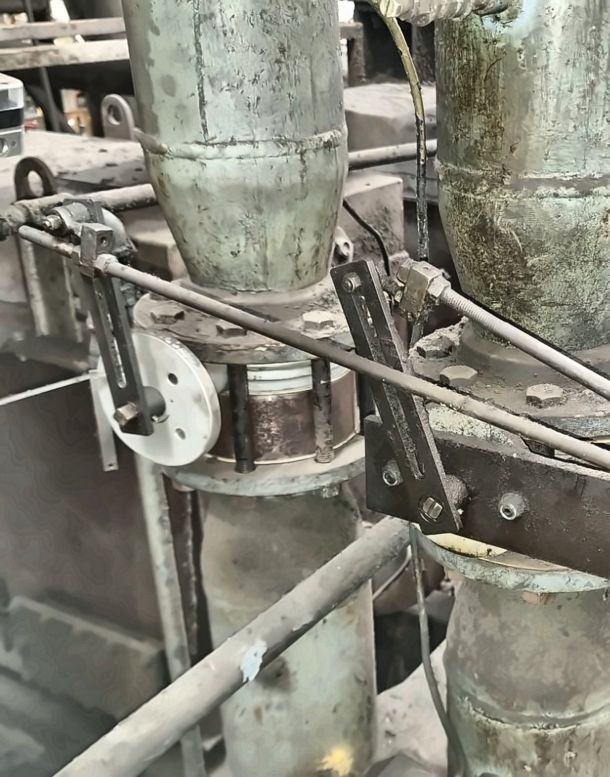 Hot air butterfly dampers between flanges at a UK steel plant